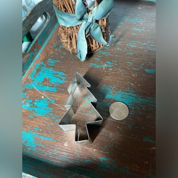 8 Various Shapes & Sizes Metal Cookie Cutters Set of 8 NWOT - Picture 6 of 8